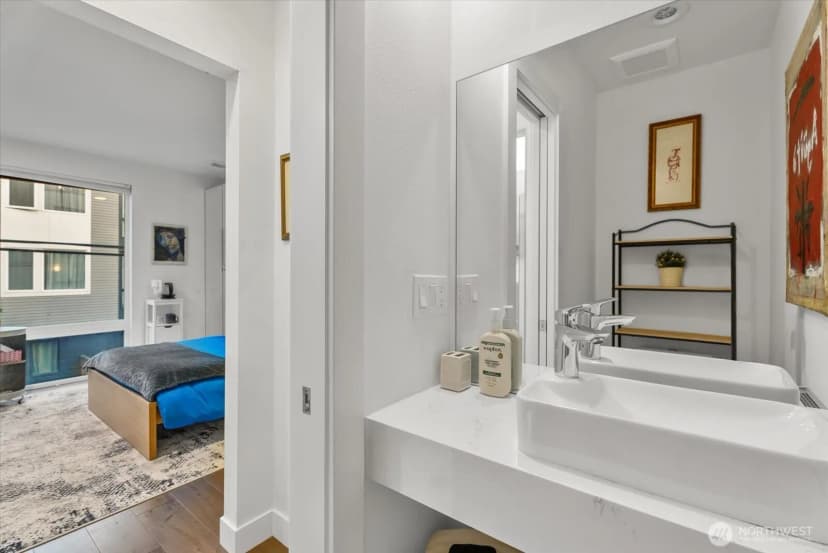 Property photo for 1116 13th Avenue #d, Seattle photo 15