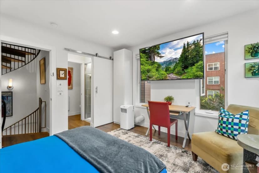 Property photo for 1116 13th Avenue #d, Seattle photo 9