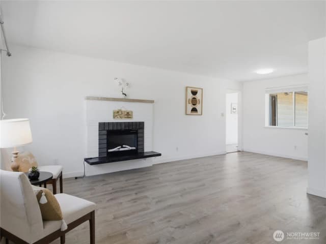 Property photo for 2449 Sw 328th Street, Federal Way photo 3