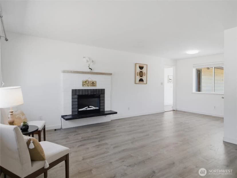 Property photo for 2449 Sw 328th Street, Federal Way photo 3