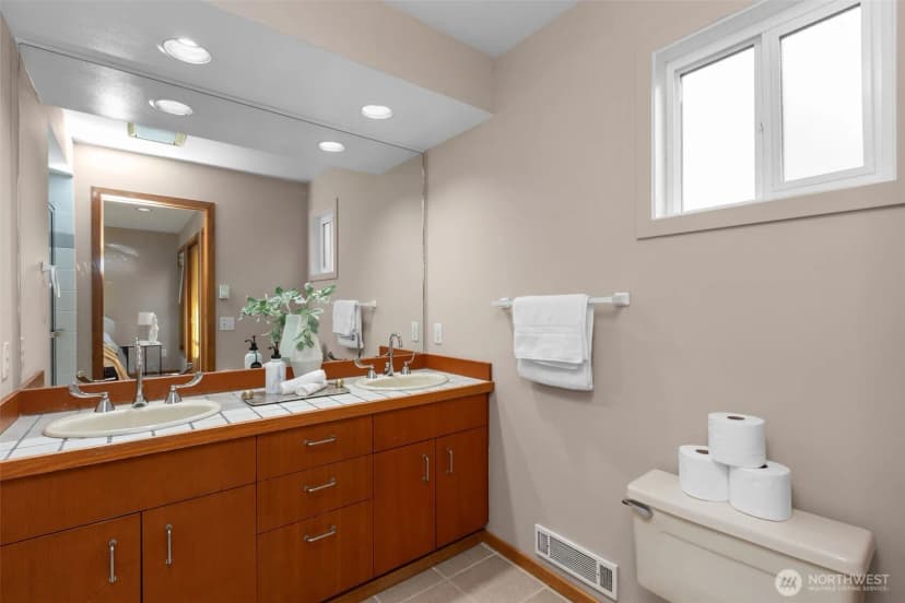 Property photo for 3200 Alki Avenue Sw #301, Seattle photo 16