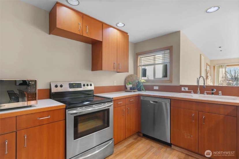 Property photo for 3200 Alki Avenue Sw #301, Seattle photo 11