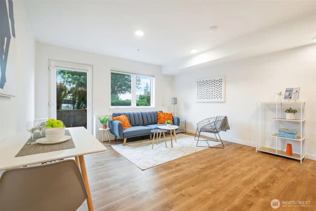 Property photo for 750 11th Avenue E #103, Seattle photo 3