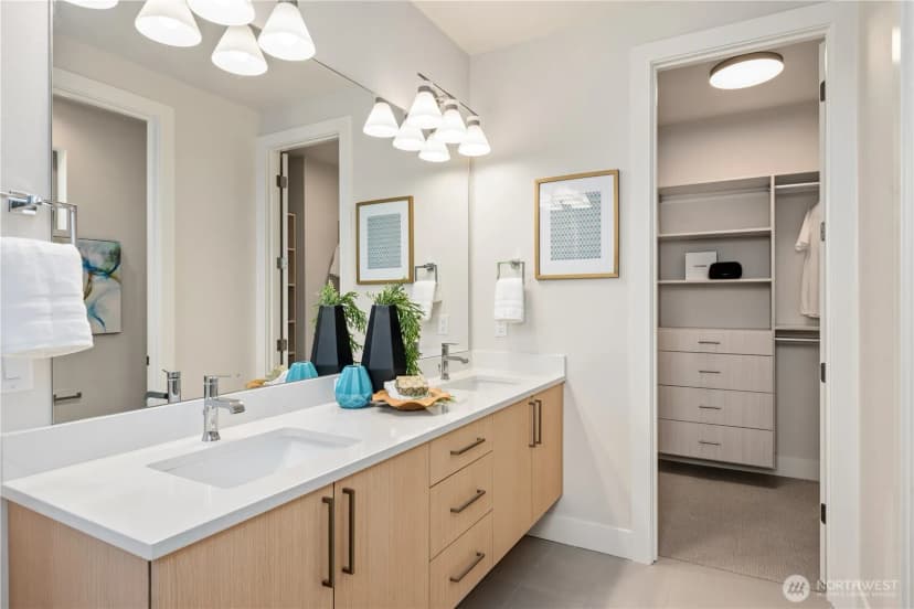 Property photo for 8229 Ne 128th Street, Kirkland photo 15