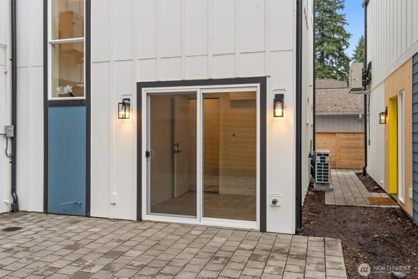 Property photo for 14308 B Roslyn Place N, Seattle photo 18