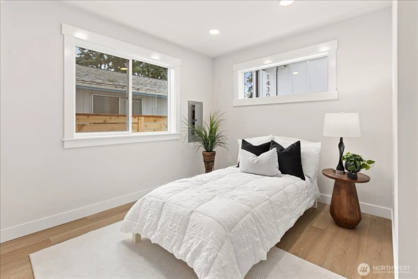 Property photo for 14308 B Roslyn Place N, Seattle photo 14