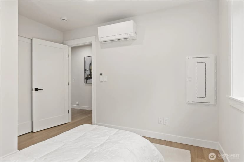 Property photo for 14308 B Roslyn Place N, Seattle photo 15