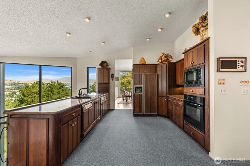 Property photo for 916 Skyline Place, Wenatchee photo 20