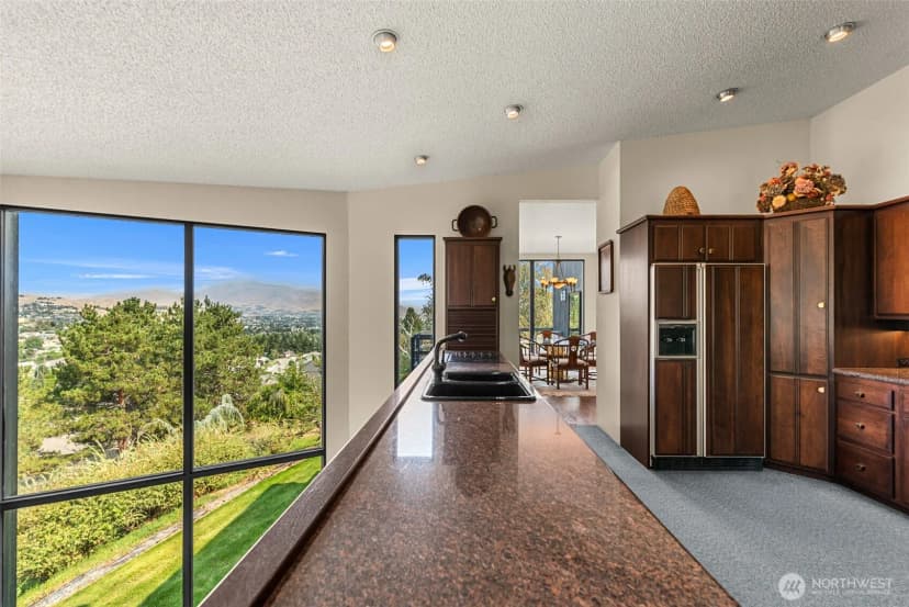 Property photo for 916 Skyline Place, Wenatchee photo 21