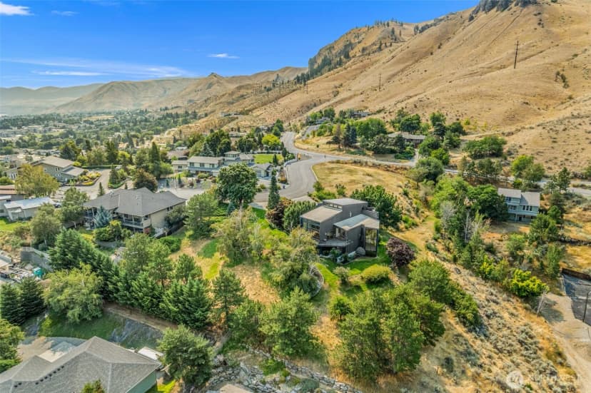 Property photo for 916 Skyline Place, Wenatchee photo 6