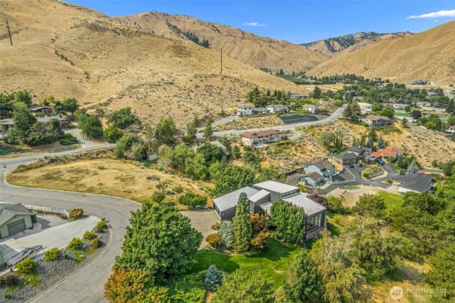 Property photo for 916 Skyline Place, Wenatchee photo 5