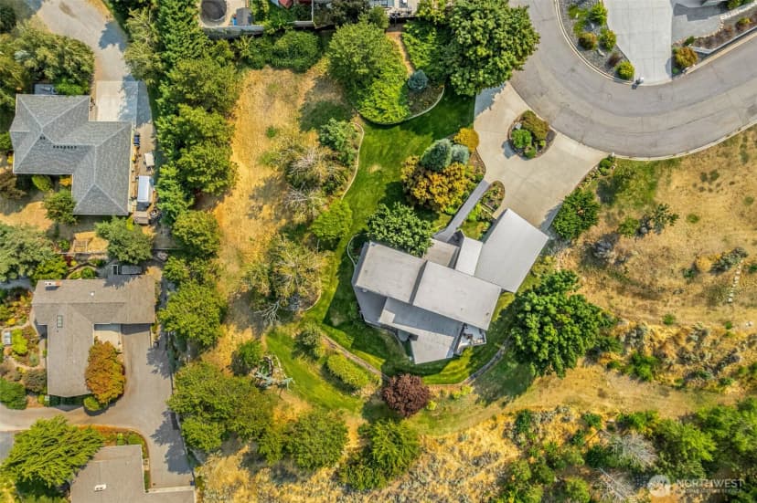 Property photo for 916 Skyline Place, Wenatchee photo 10
