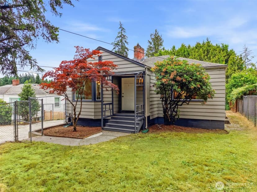 Property photo for 10713 15th Avenue Ne, Seattle photo 31