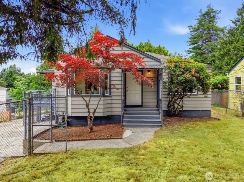 Property photo for 10713 15th Avenue Ne, Seattle photo 30