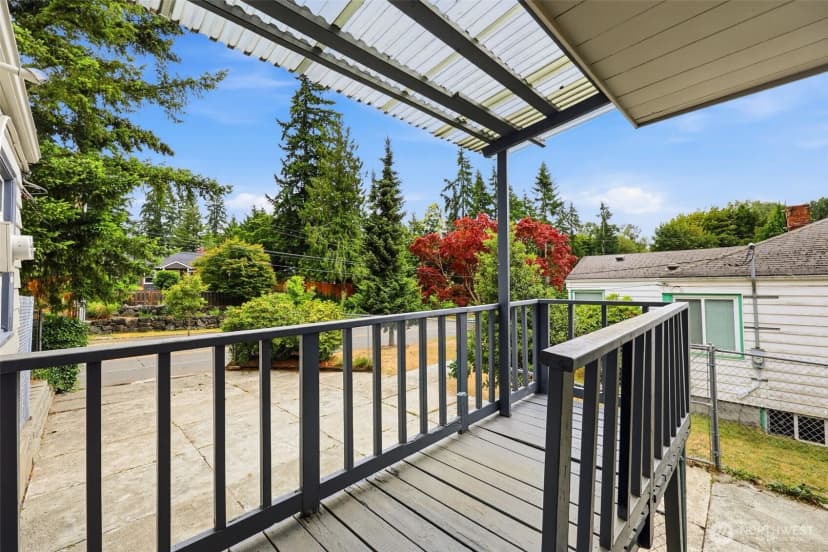 Property photo for 10713 15th Avenue Ne, Seattle photo 29