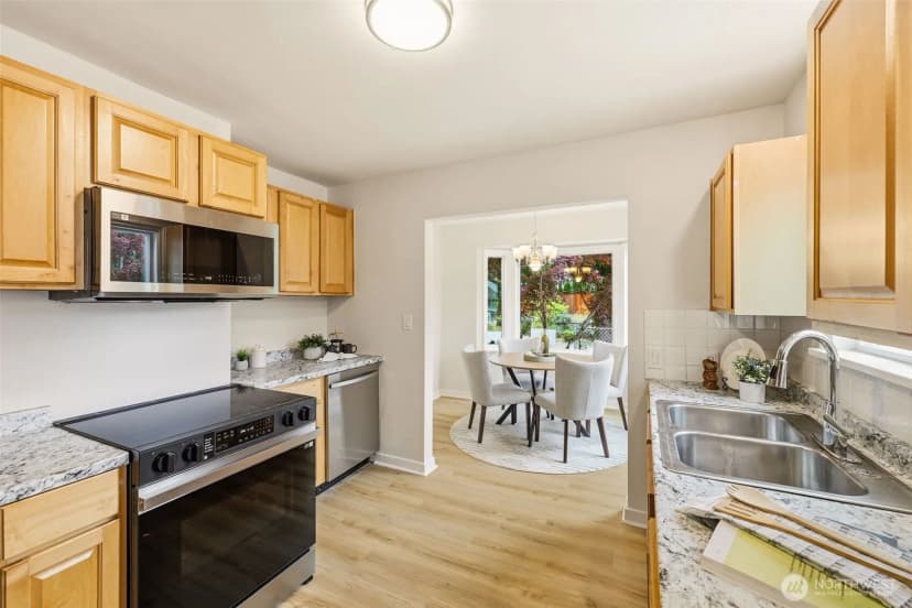 Property photo for 10713 15th Avenue Ne, Seattle photo 14