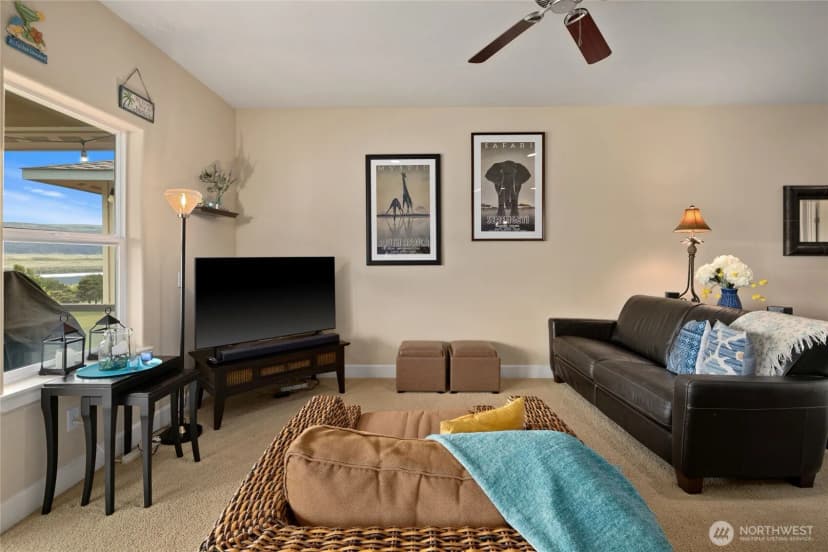 Property photo for 23154 Sunserra Loop Nw #b15, Quincy photo 14