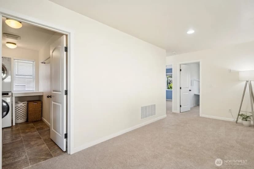 Property photo for 4915 Ne 5th Street, Renton photo 22