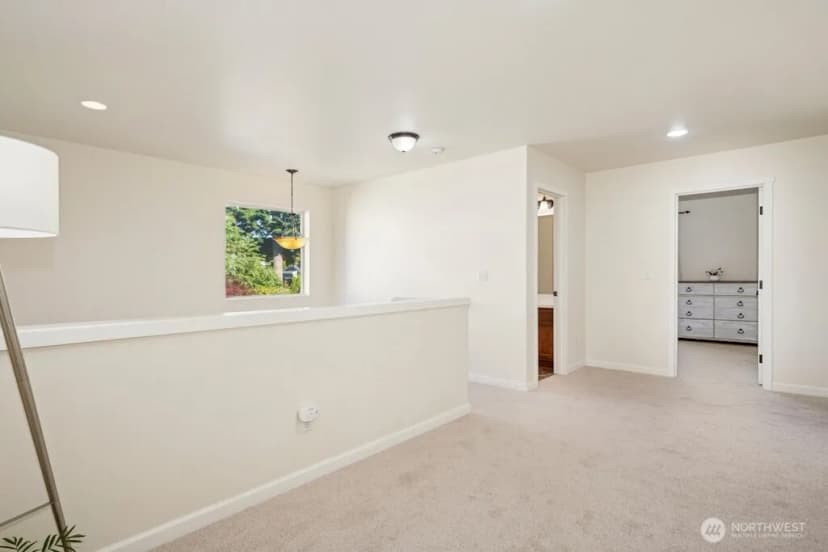 Property photo for 4915 Ne 5th Street, Renton photo 20