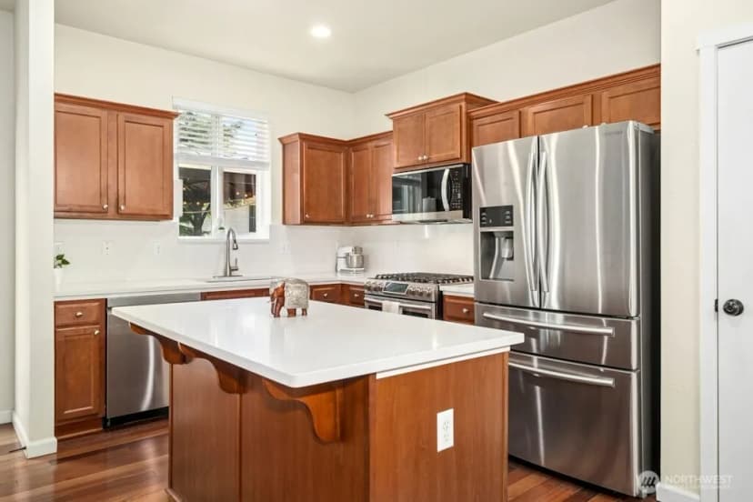 Property photo for 4915 Ne 5th Street, Renton photo 12