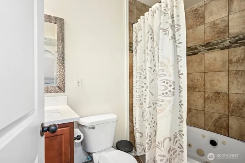 Property photo for 4915 Ne 5th Street, Renton photo 27
