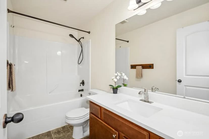 Property photo for 4915 Ne 5th Street, Renton photo 30