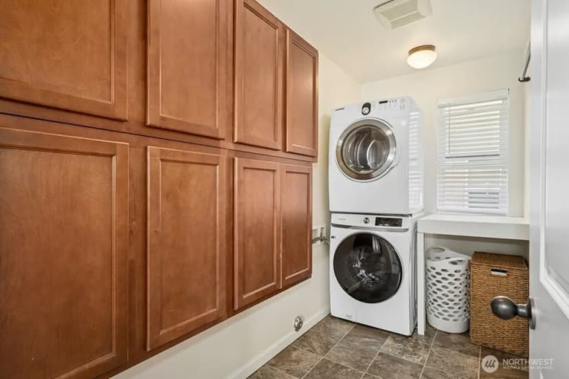 Property photo for 4915 Ne 5th Street, Renton photo 32