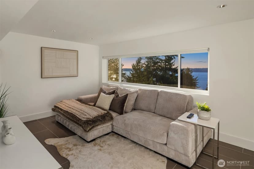 Property photo for 15733 25th Avenue Sw, Burien photo 18