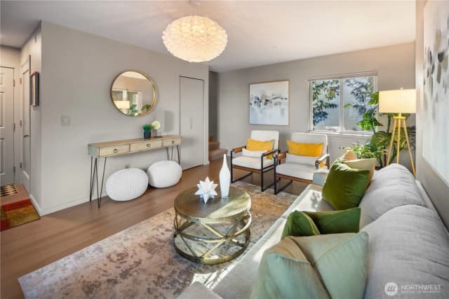 Property photo for 2419 8th Avenue N #403, Seattle photo 4
