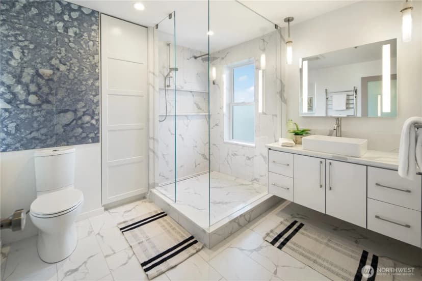 Property photo for 2419 8th Avenue N #403, Seattle photo 19