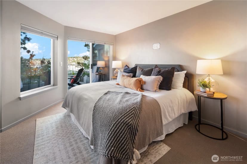 Property photo for 2419 8th Avenue N #403, Seattle photo 13