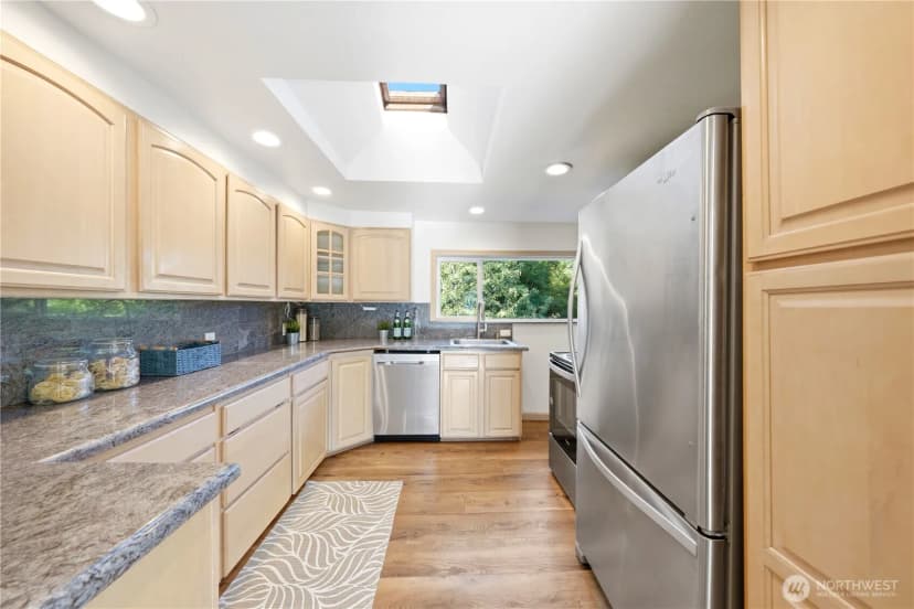Property photo for 11526 3rd Avenue Ne, Seattle photo 14