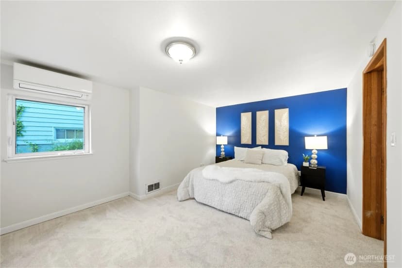 Property photo for 11526 3rd Avenue Ne, Seattle photo 21