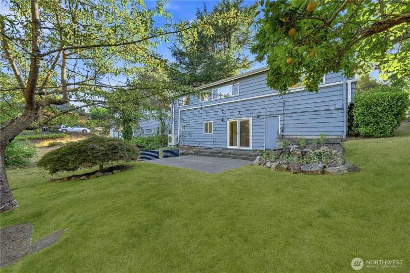 Property photo for 11526 3rd Avenue Ne, Seattle photo 35