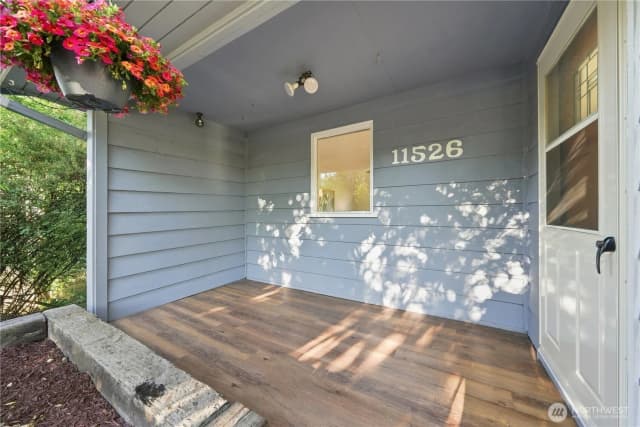 Property photo for 11526 3rd Avenue Ne, Seattle photo 5