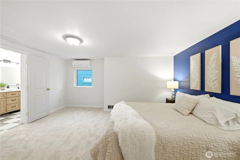 Property photo for 11526 3rd Avenue Ne, Seattle photo 19