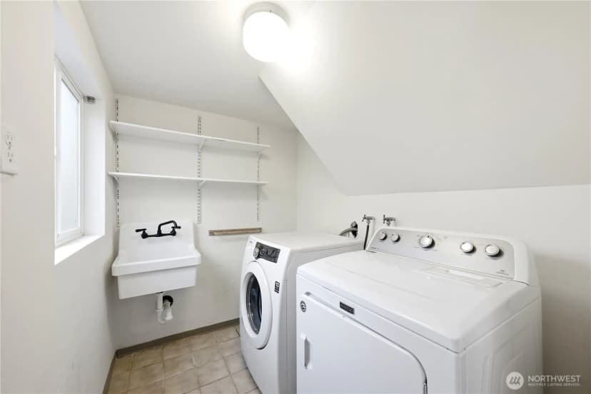 Property photo for 11526 3rd Avenue Ne, Seattle photo 30