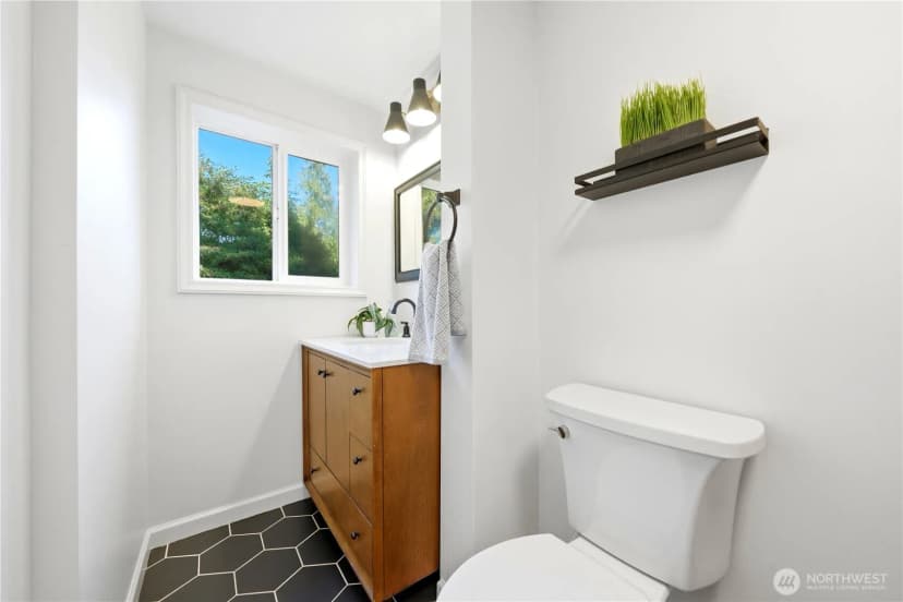 Property photo for 11526 3rd Avenue Ne, Seattle photo 25