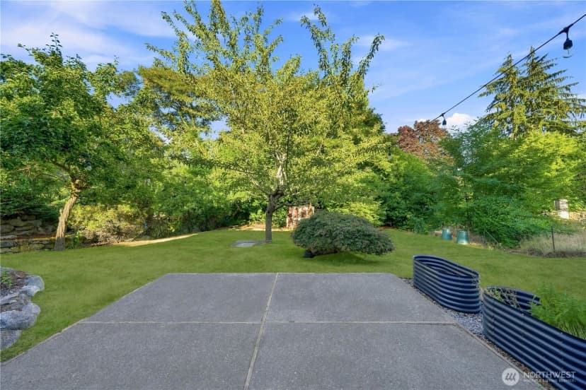 Property photo for 11526 3rd Avenue Ne, Seattle photo 34