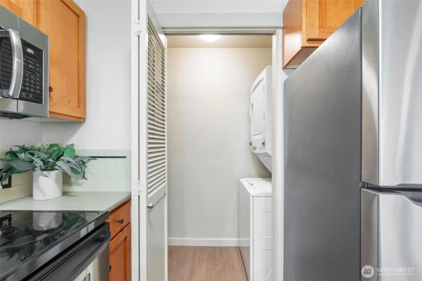 Property photo for 1909 10th Avenue W #206, Seattle photo 9