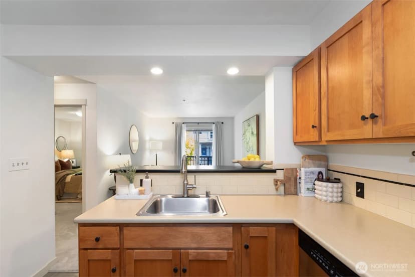Property photo for 1909 10th Avenue W #206, Seattle photo 10
