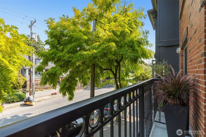 Property photo for 1909 10th Avenue W #206, Seattle photo 15