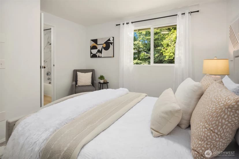 Property photo for 8012 Ne 128th Street, Kirkland photo 21