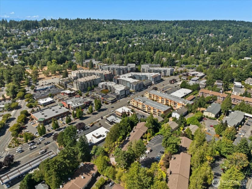 Property photo for 11637 100th Avenue Ne #2c, Kirkland photo 32