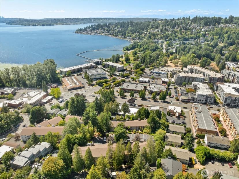Property photo for 11637 100th Avenue Ne #2c, Kirkland photo 24