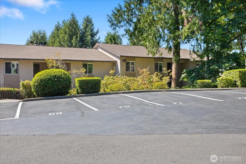 Property photo for 11637 100th Avenue Ne #2c, Kirkland photo 29