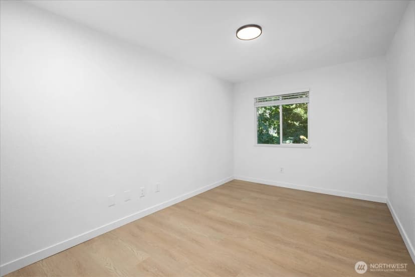 Property photo for 11637 100th Avenue Ne #2c, Kirkland photo 21