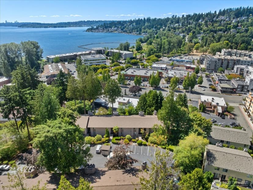 Property photo for 11637 100th Avenue Ne #2c, Kirkland photo 31