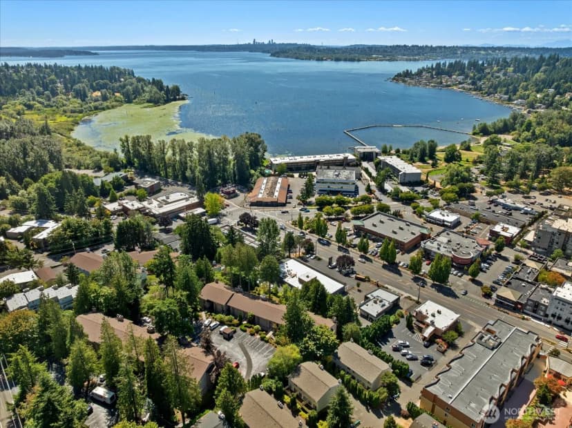 Property photo for 11637 100th Avenue Ne #2c, Kirkland photo 22
