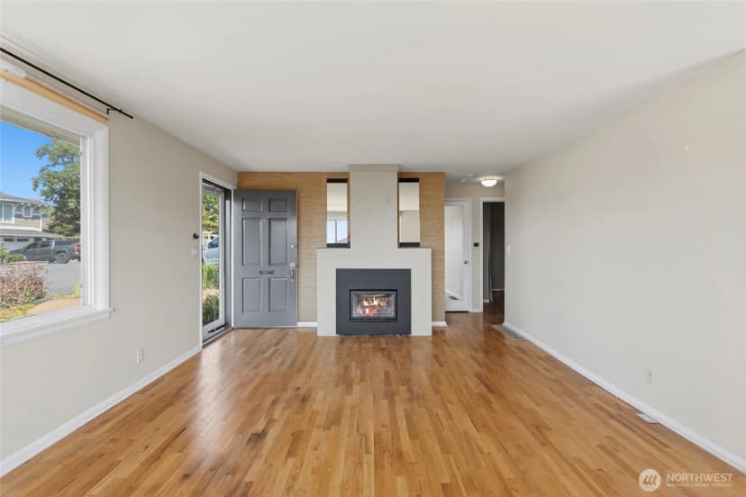 Property photo for 1013 N 33rd Place, Renton photo 6